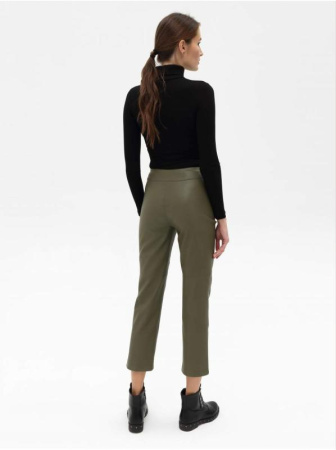 Укороченные брюки прямого кроя с высокой посадкой и напылением &quot;под кожу&quot; CITY CHIC || Брюки жін. CE CITY CHIC, р.164-88-94, olive