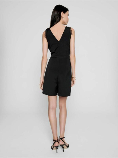 Черный полукомбинезон с открытыми плечами и кружевом GIGI