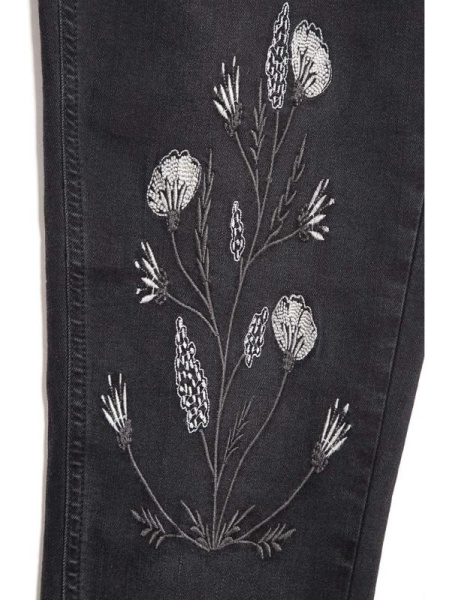 Моделирующие джинсы из премиального денима с вышивкой CON-100 Lycra