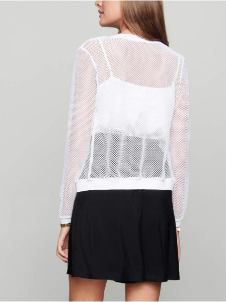 Белый фактурный бомбер в сеточку на молнии LJ 1133