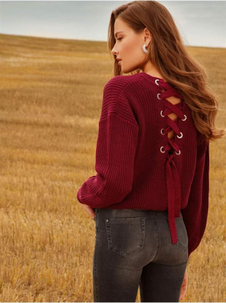 Стильный джемпер из объемной пряжи со шнуровкой на спине LDK 073